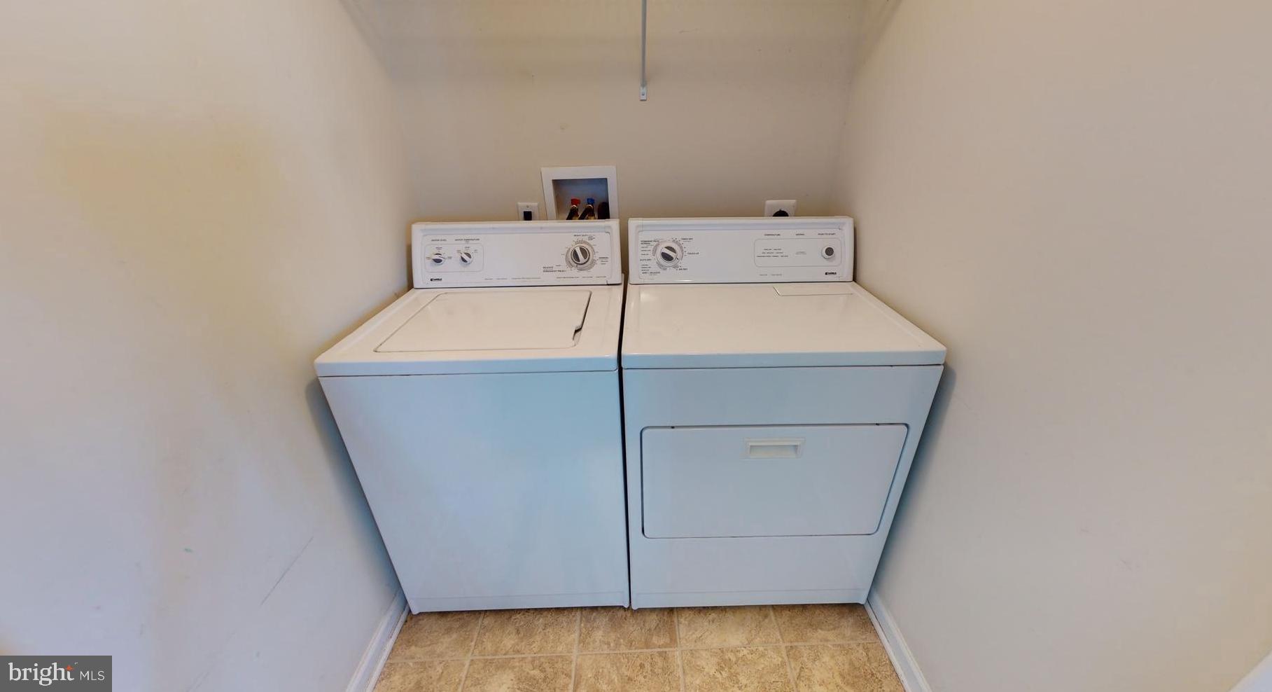 LAKELAND PLACE - Residential