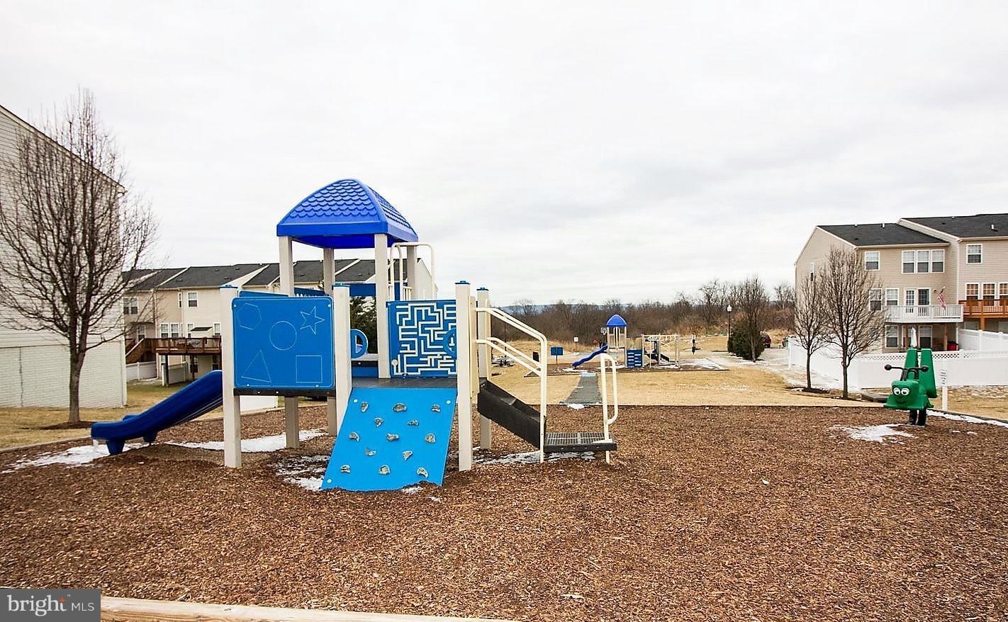 LAKELAND PLACE - Residential