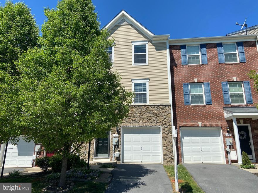 3 LEVEL GARAGE TOWNHOME OFFERS 3 BEDROOMS, 2 FULL AND 2 HALF BATHS. FEATURES FINISHED  WALK OUT LOWER LEVEL, UPGRADED KITCHEN WITH STAINLESS STEEL APPLIANCES, CENTER ISLAND/BREAKFAST BAR,  SPACIOUS MBDRM WITH WALK IN CLOSET AND ENSUITE BATH.  JUST MINS FROM SHOPPING, DINING, ENTERTAINMENT & MORE. EASY ACCESS TO RT 340/RT 9 FOR QUICKER COMMUTING.  AMPLE VISITOR PARKING.