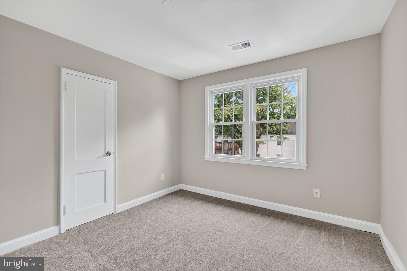 COMMONS OF ARLINGTON - Residential