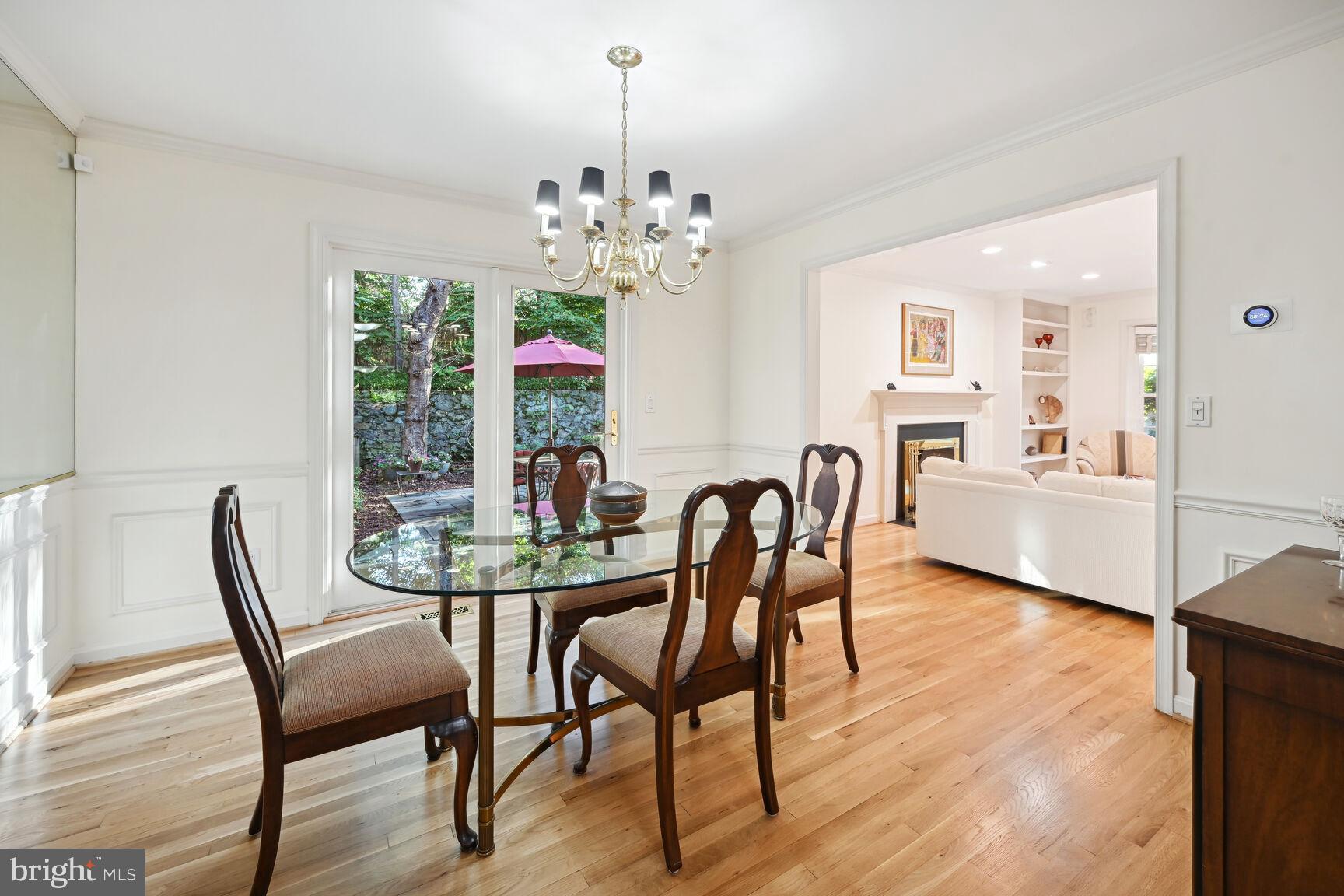 POTOMAC OUTSIDE - Residential