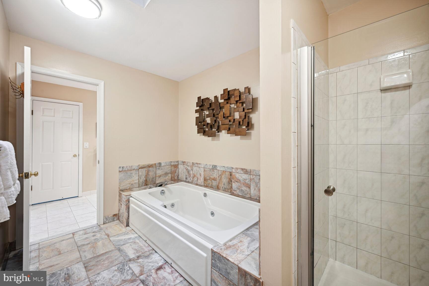 POTOMAC OUTSIDE - Residential