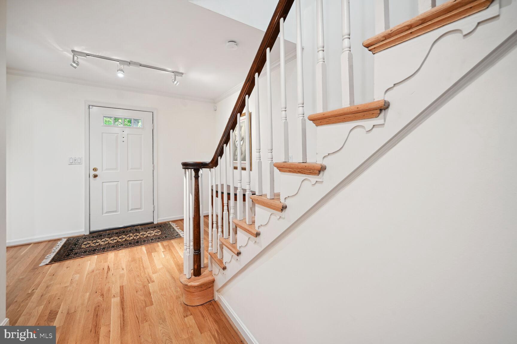 POTOMAC OUTSIDE - Residential