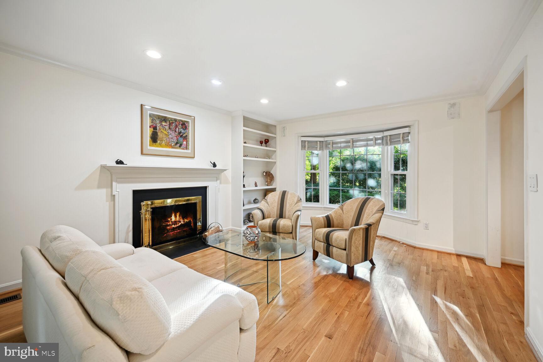 POTOMAC OUTSIDE - Residential