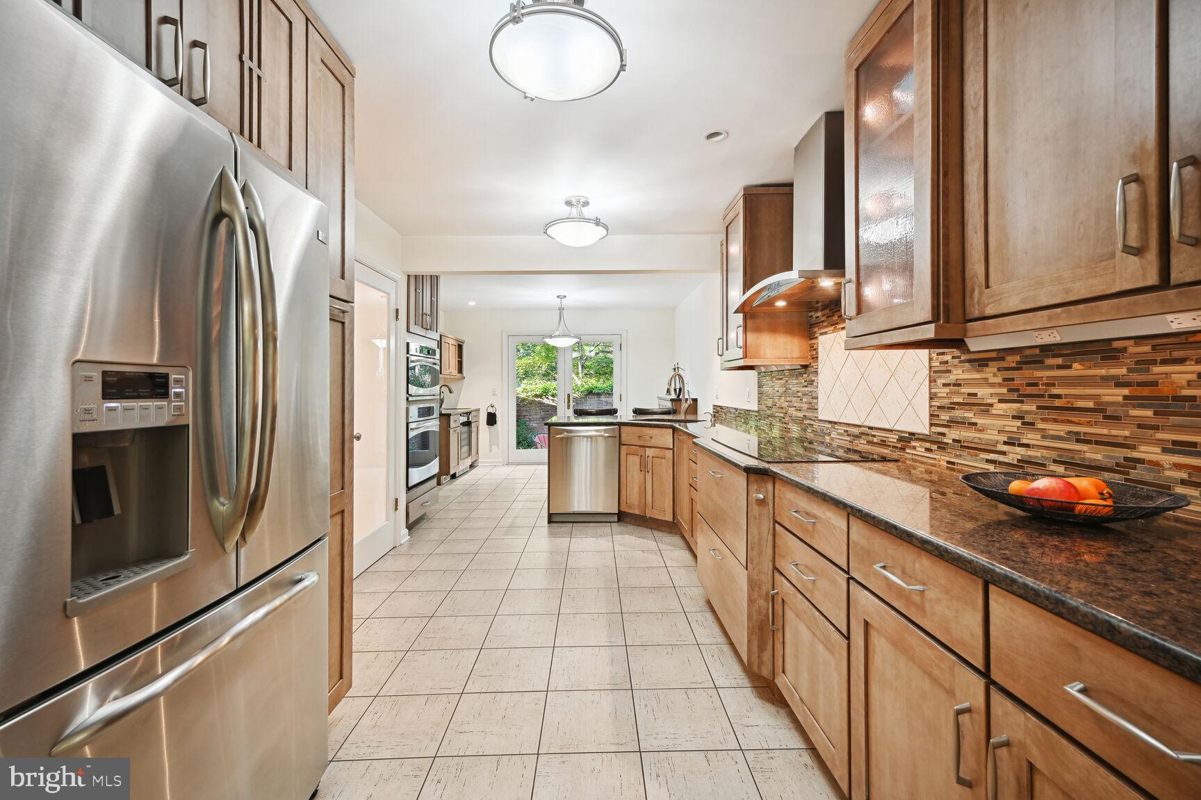 POTOMAC OUTSIDE - Residential