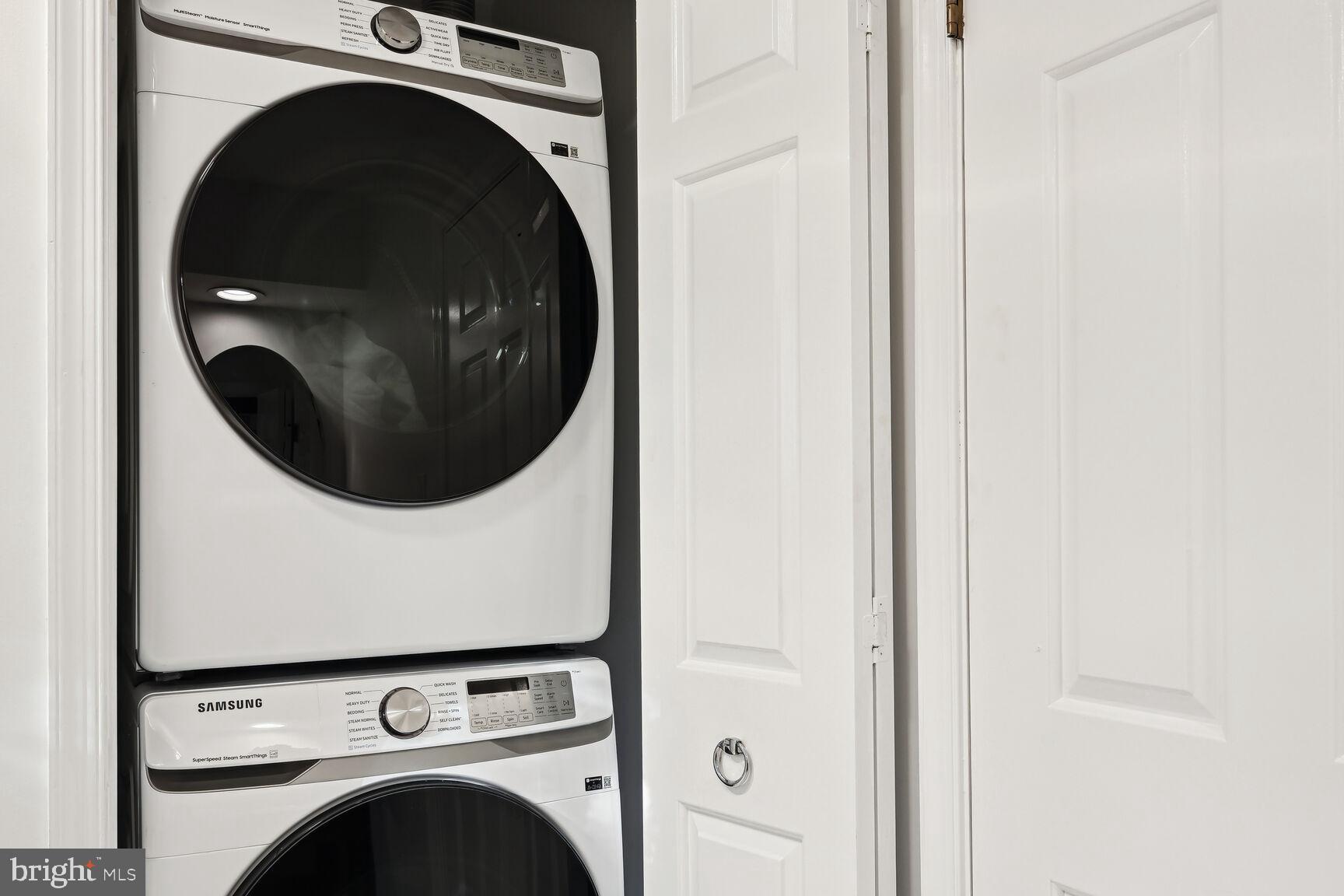 POTOMAC OUTSIDE - Residential