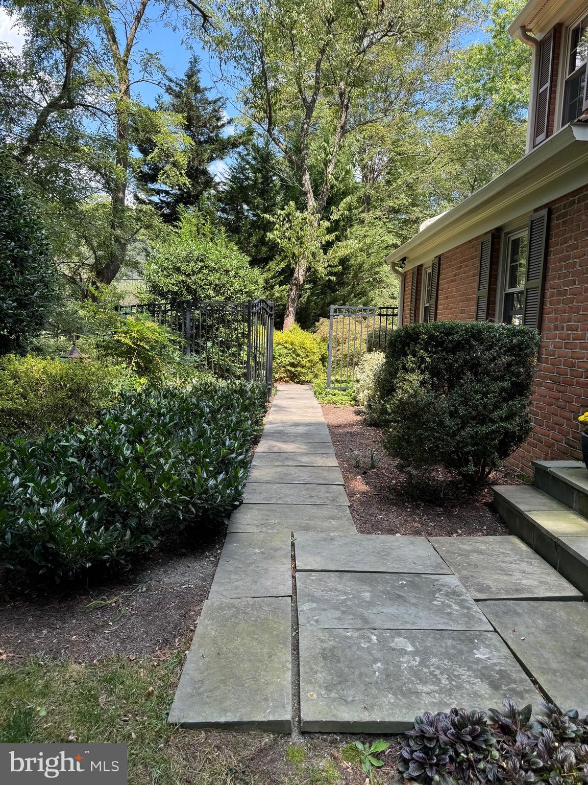 POTOMAC OUTSIDE - Residential