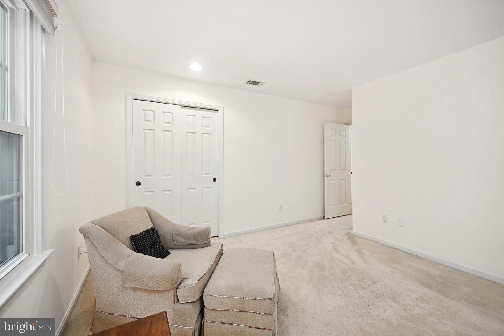 POTOMAC OUTSIDE - Residential