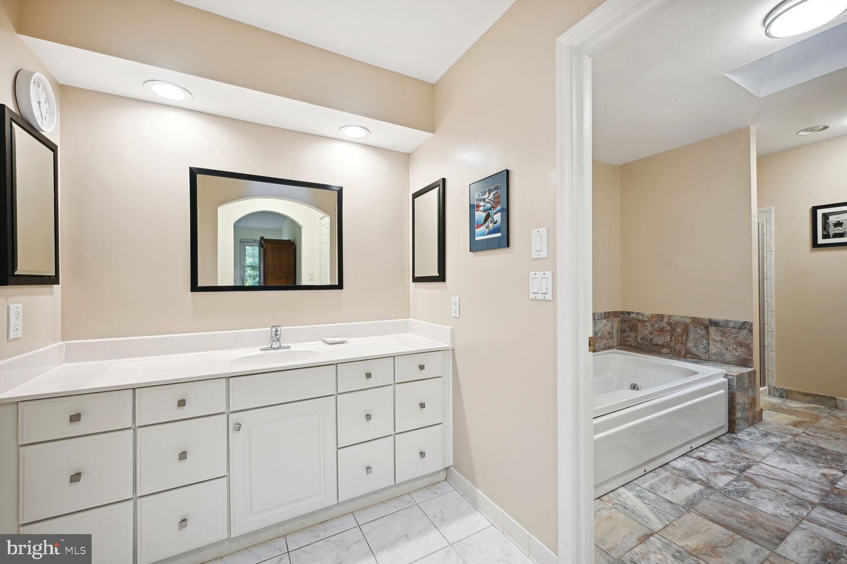 POTOMAC OUTSIDE - Residential