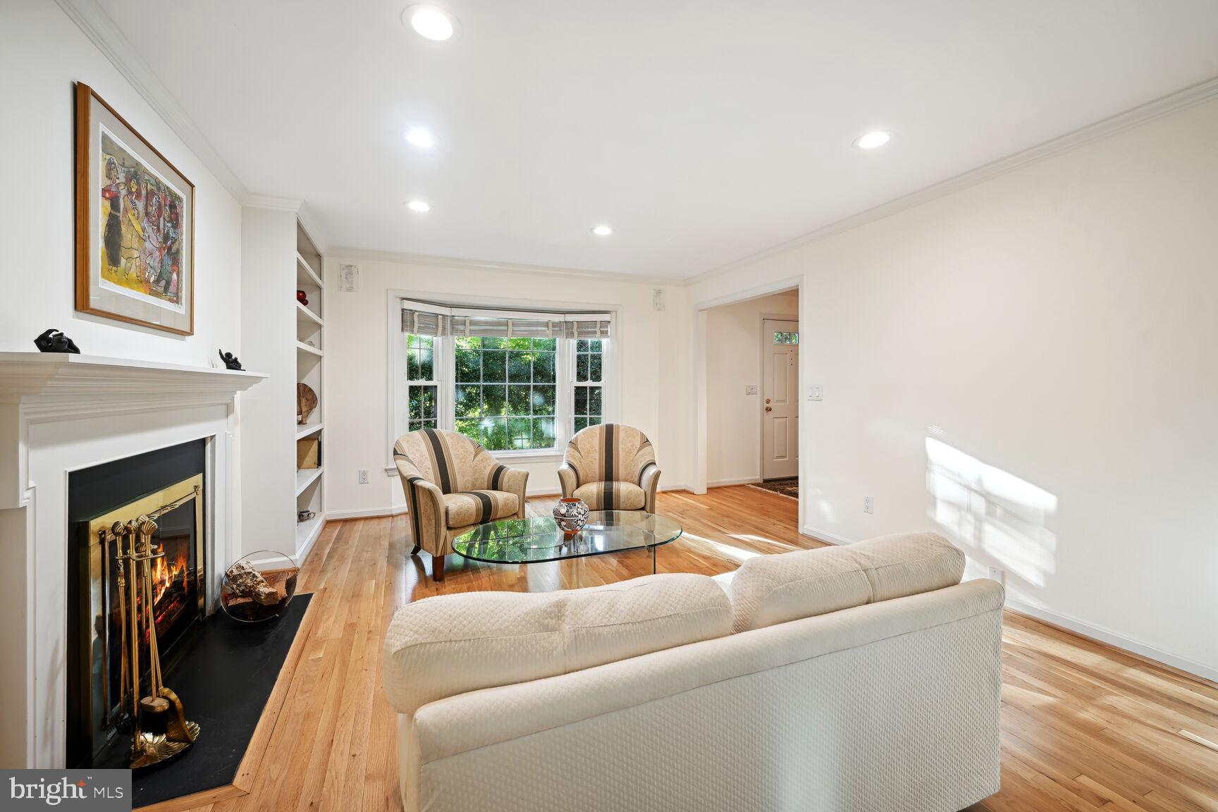 POTOMAC OUTSIDE - Residential