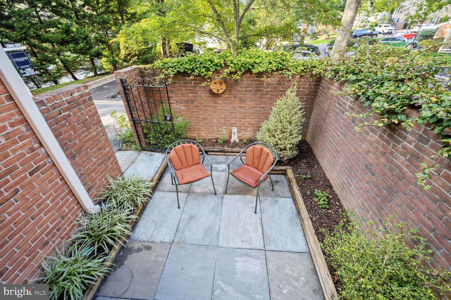 POTOMAC OUTSIDE - Residential