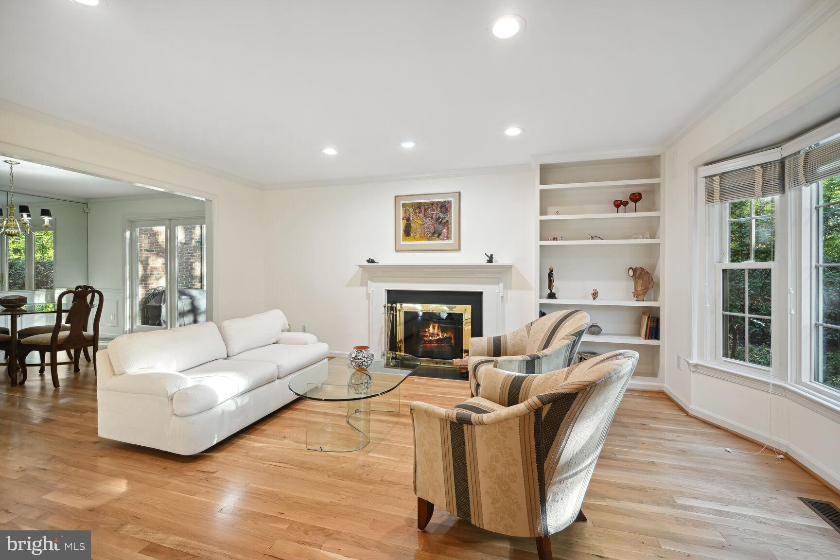 POTOMAC OUTSIDE - Residential