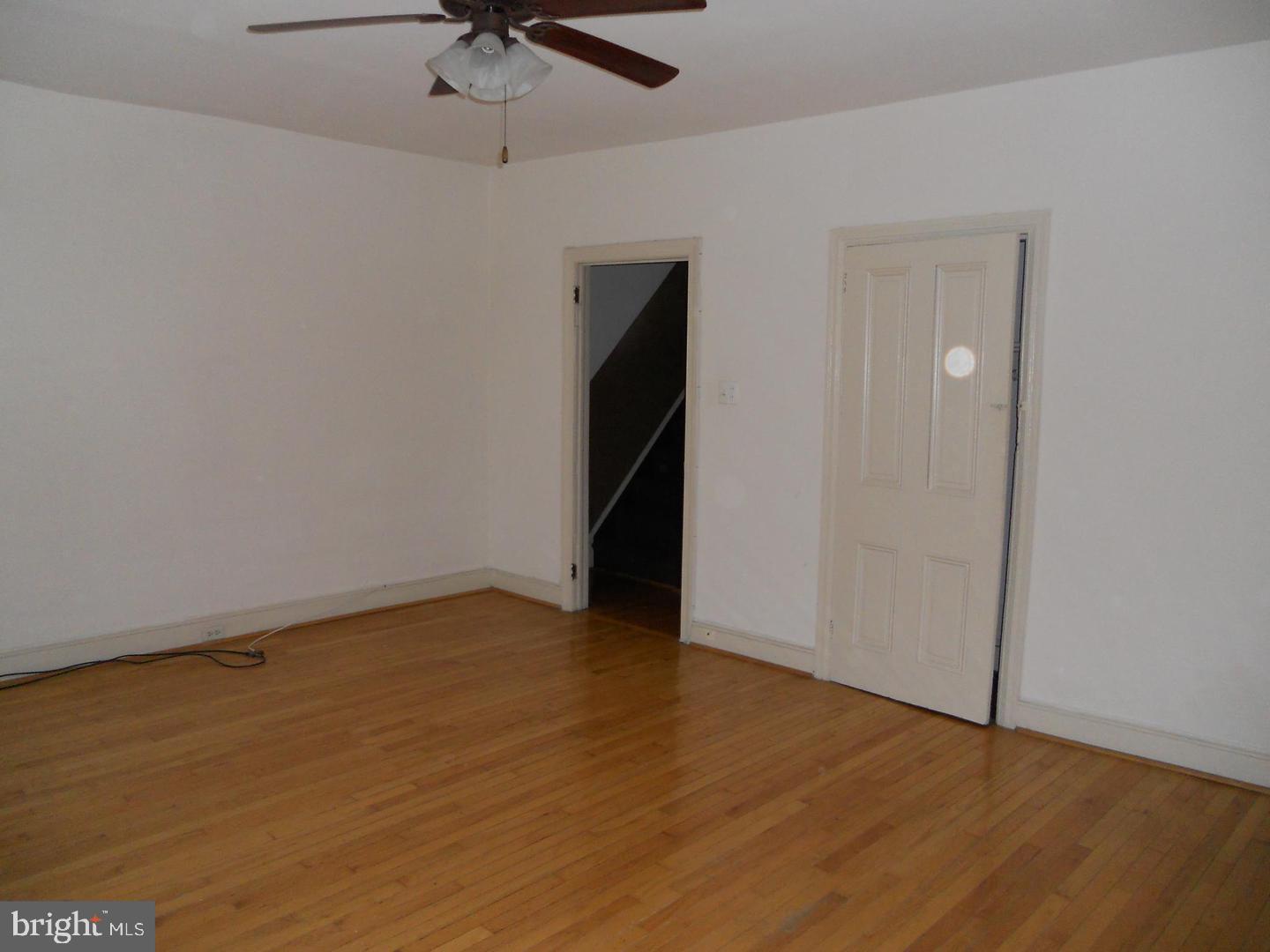 EAST FALLS - Residential Lease