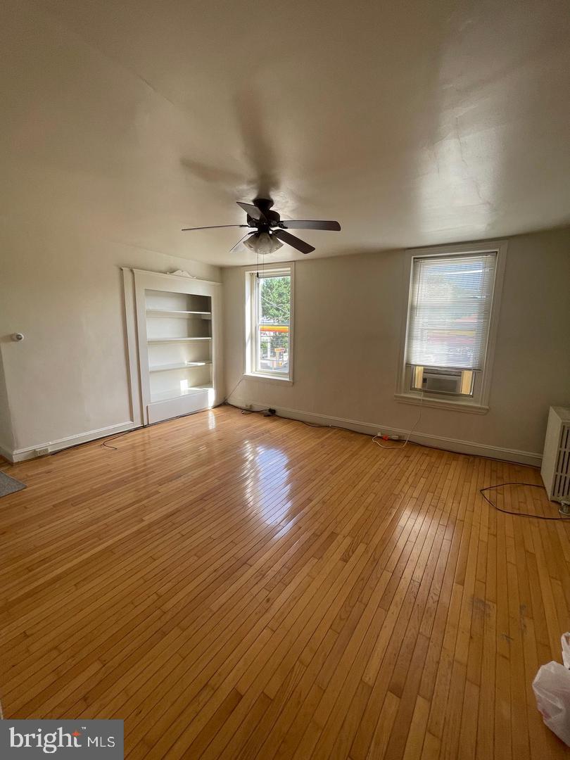 EAST FALLS - Residential Lease