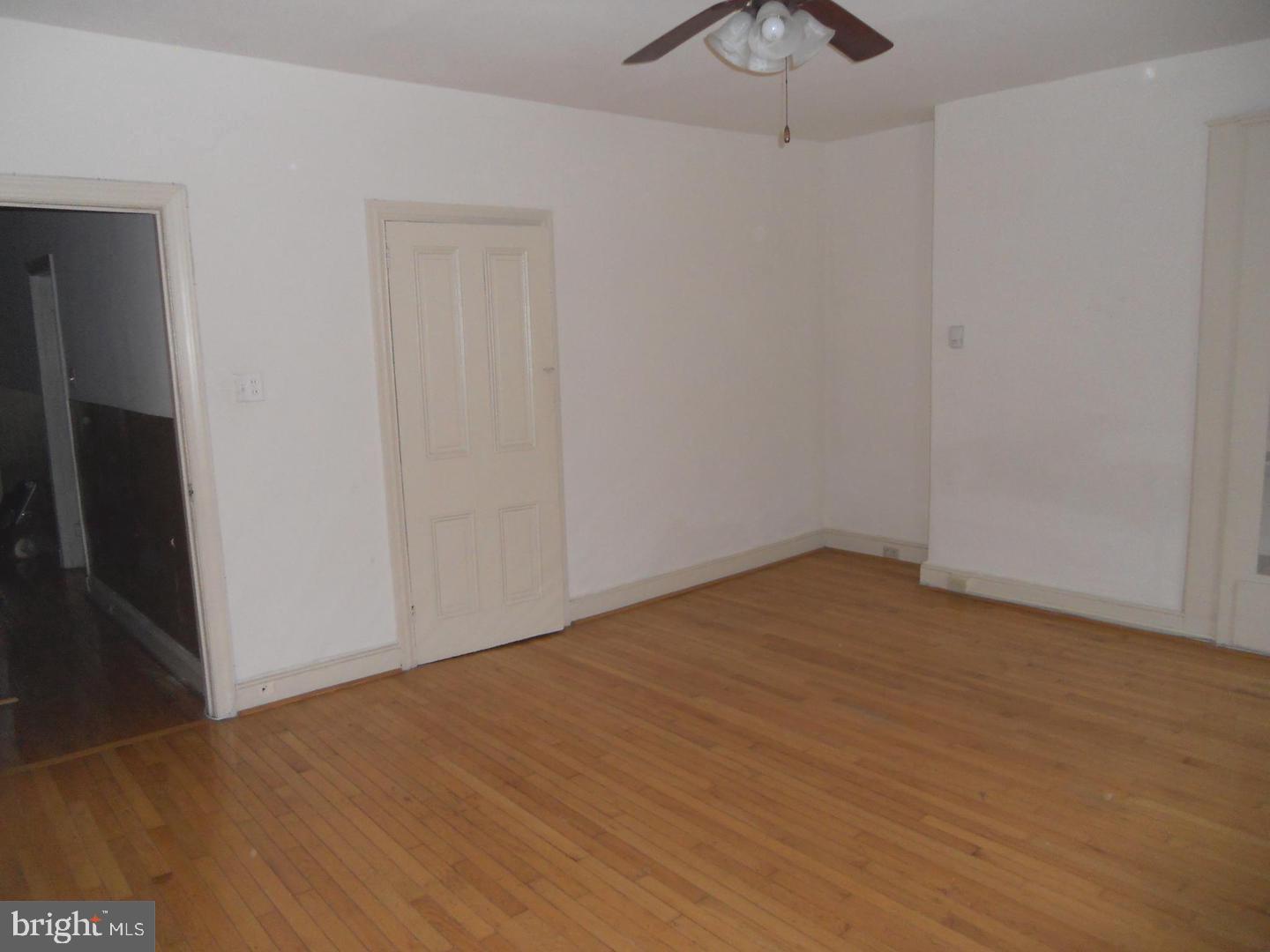 EAST FALLS - Residential Lease