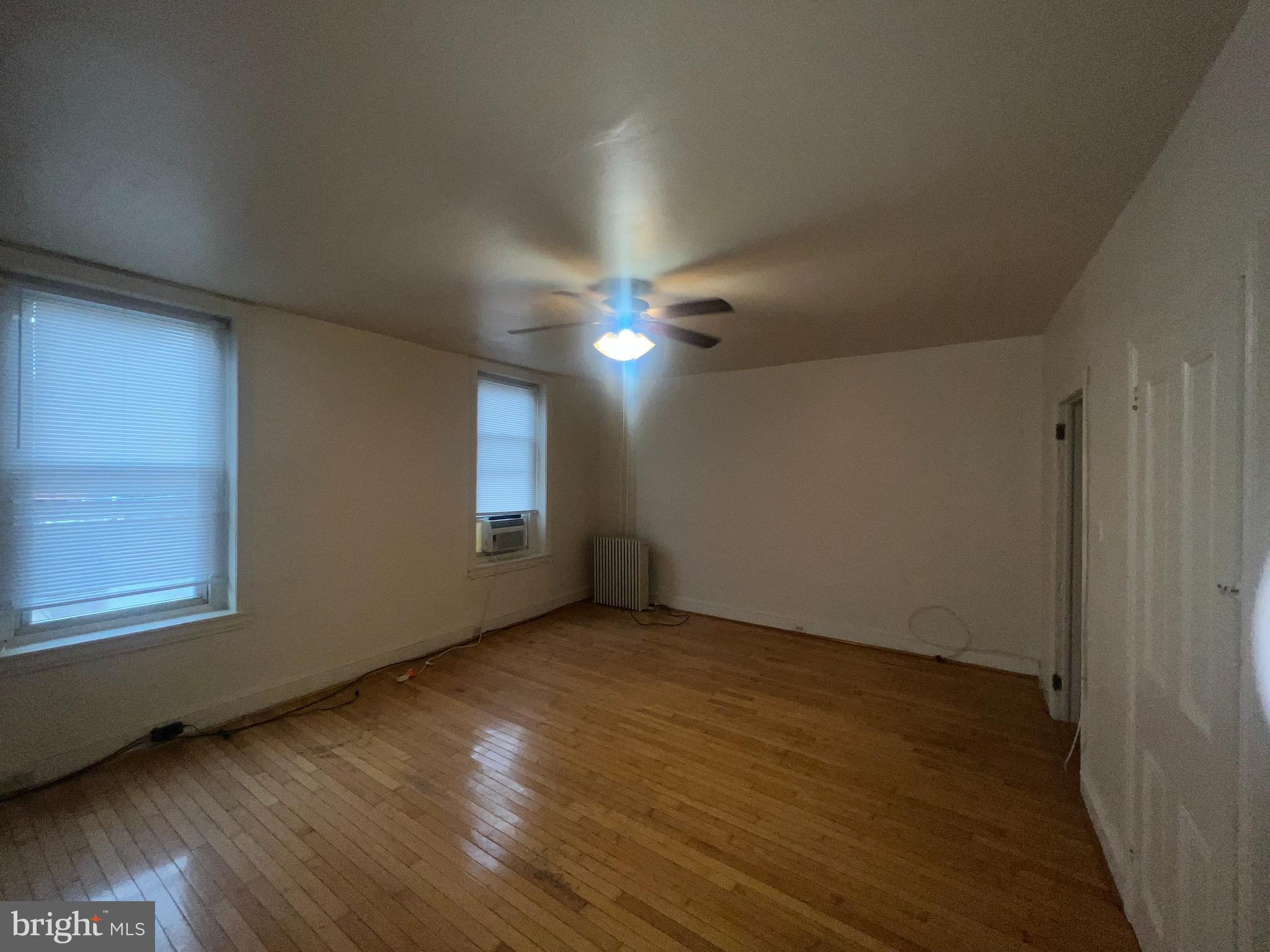 EAST FALLS - Residential Lease