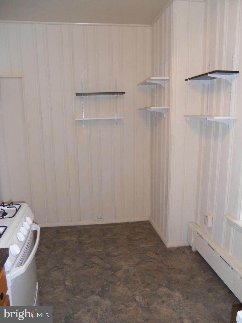 EAST FALLS - Residential Lease