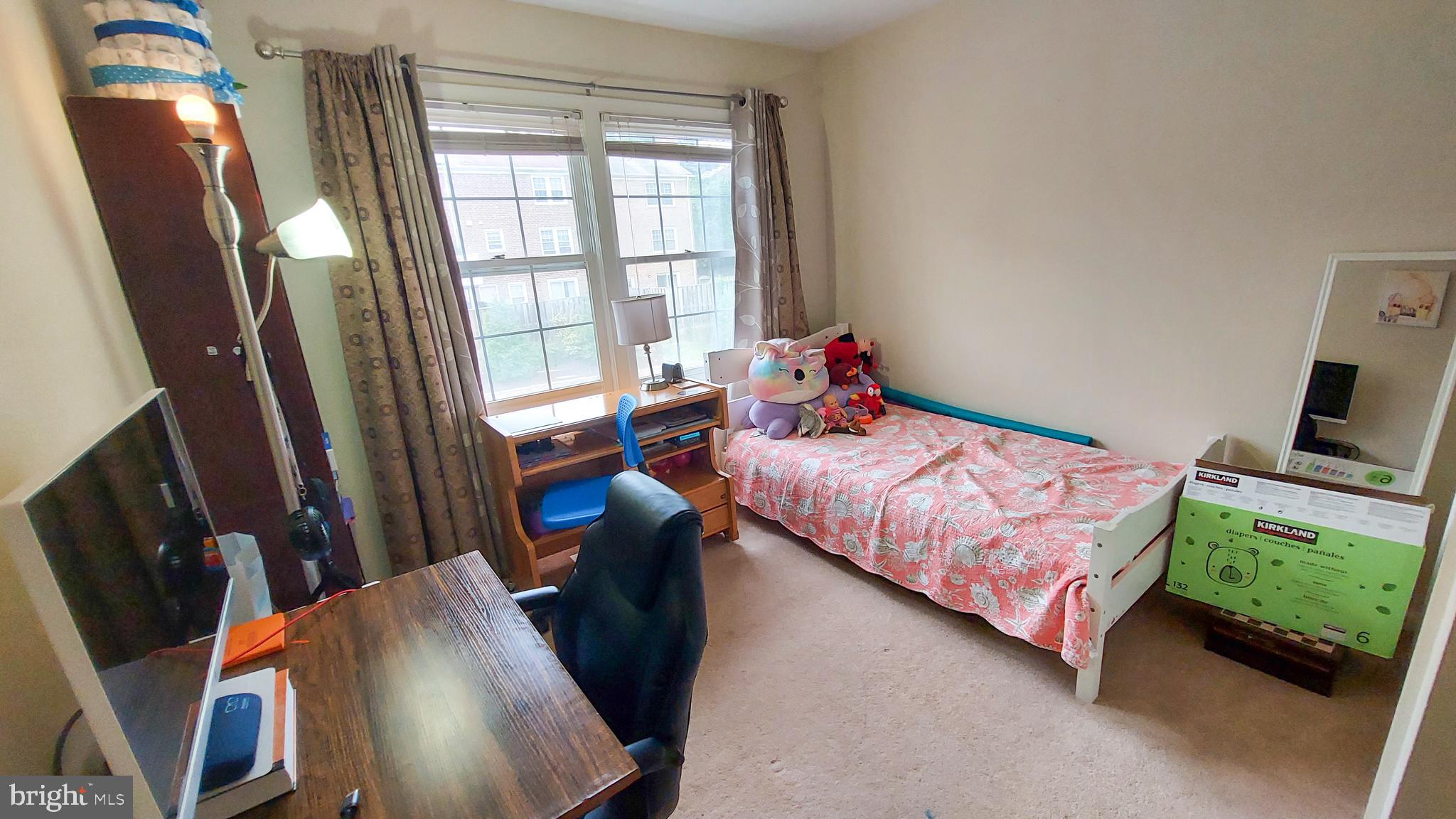 MIDDLEBRIDGE - Residential Lease