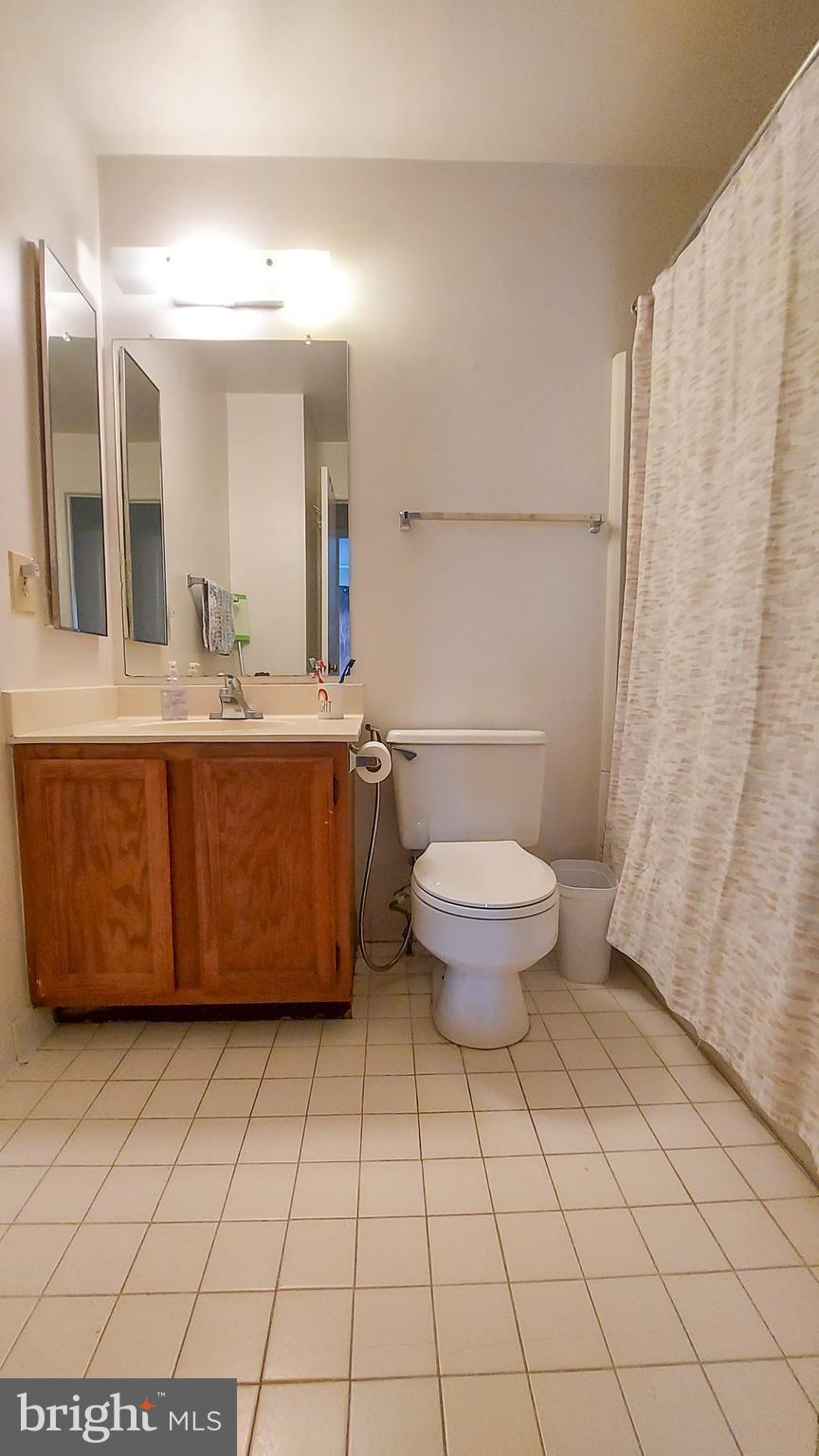 MIDDLEBRIDGE - Residential Lease