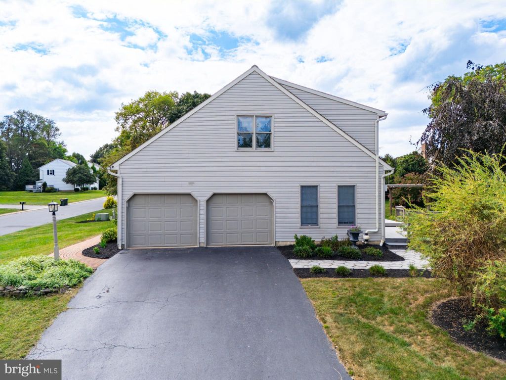 Photo of 1827 Krystle Drive, LANCASTER, PA 17602 (MLS # PALA2076108)