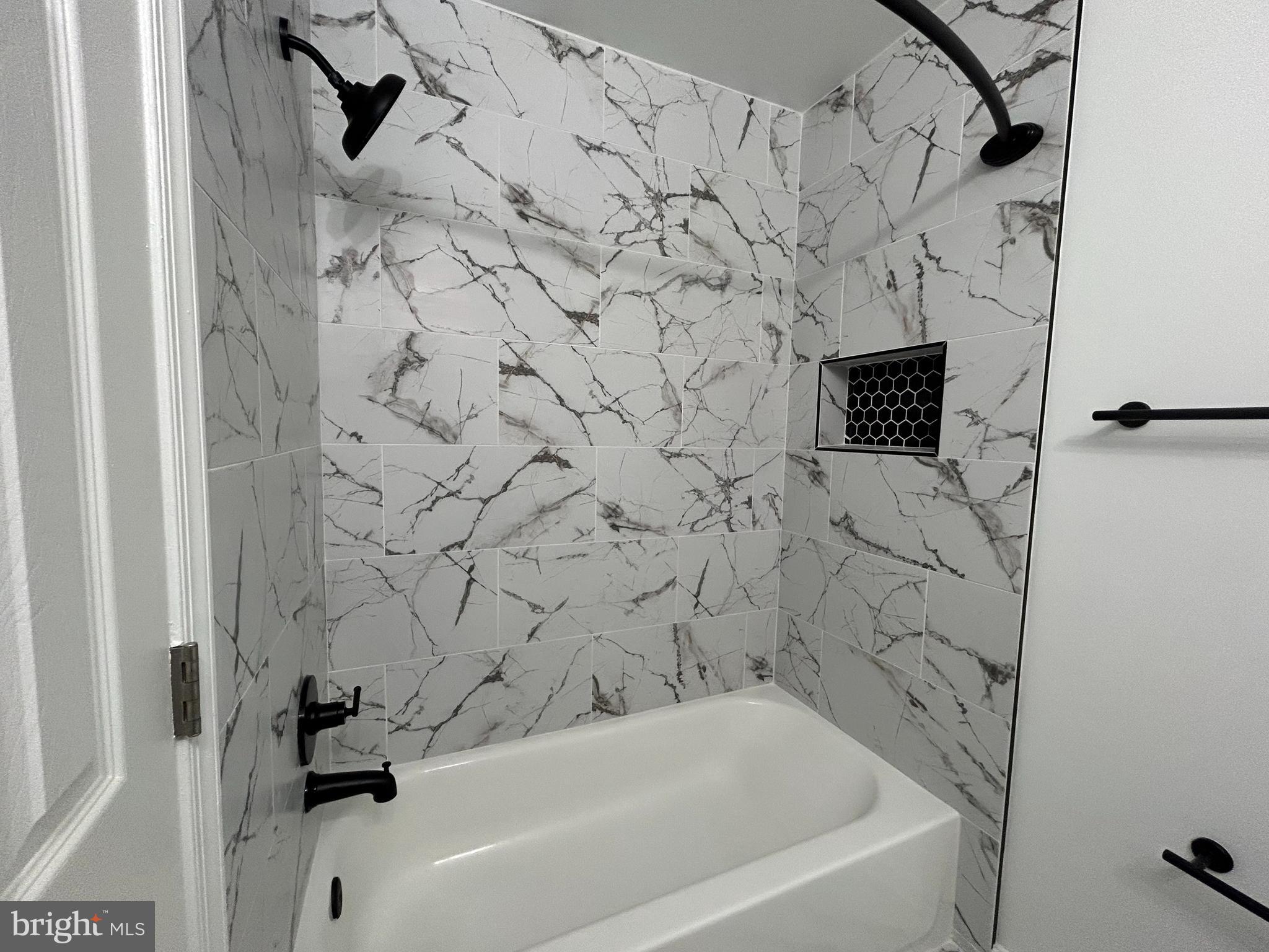 LAKE POINTE - Residential