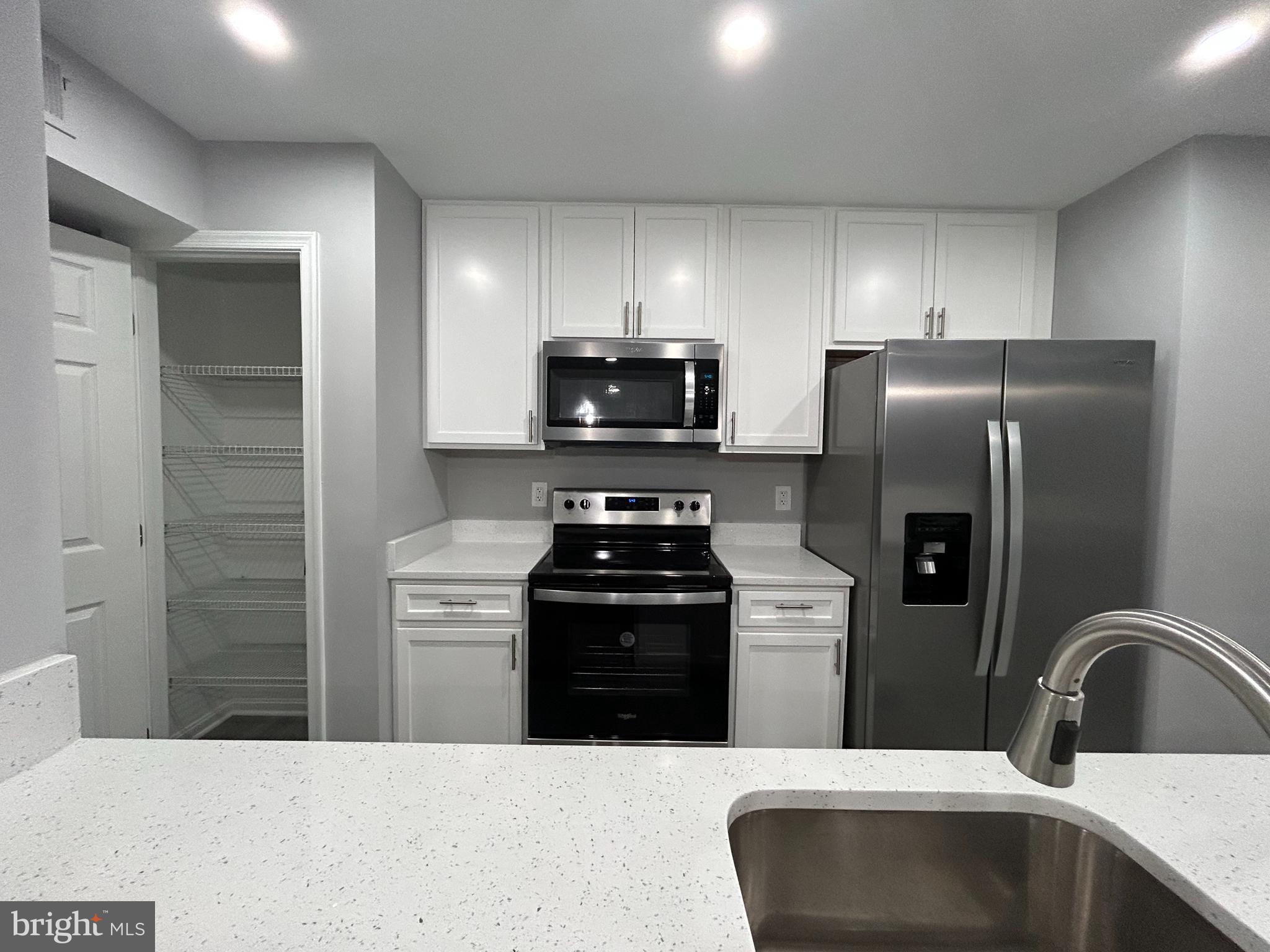 LAKE POINTE - Residential