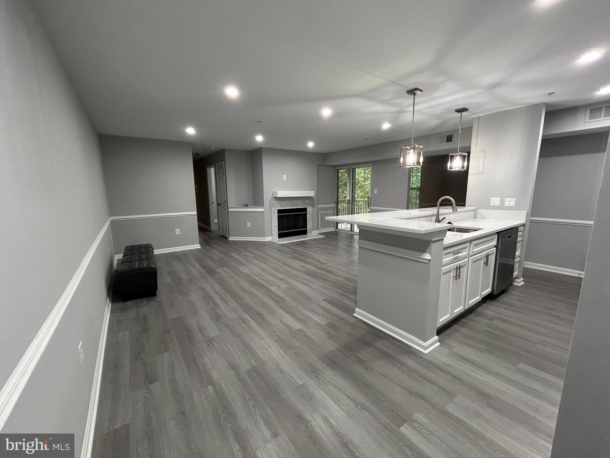 LAKE POINTE - Residential