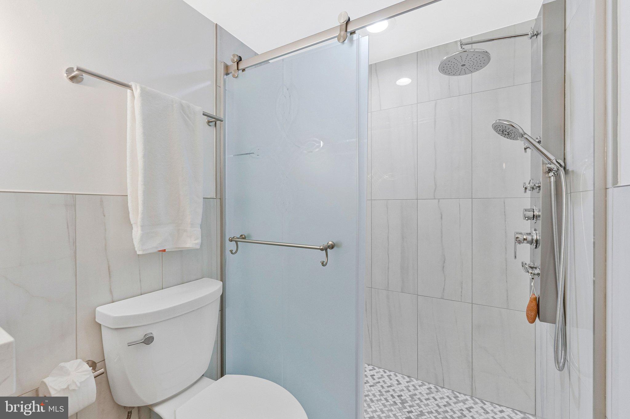 REGENCY AT MCLEAN - Residential