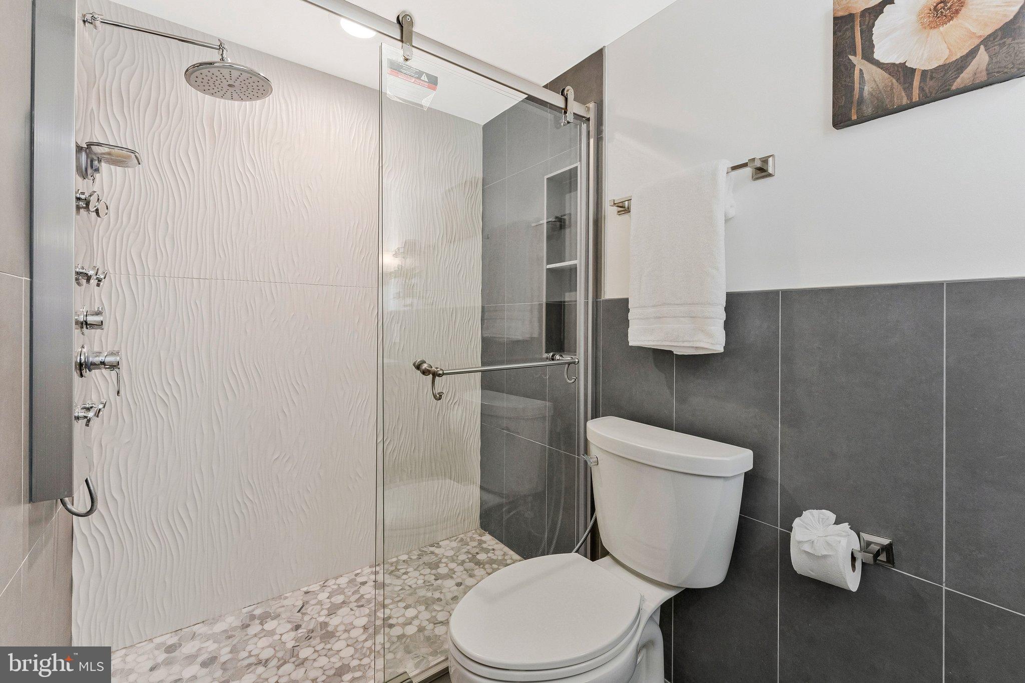 REGENCY AT MCLEAN - Residential