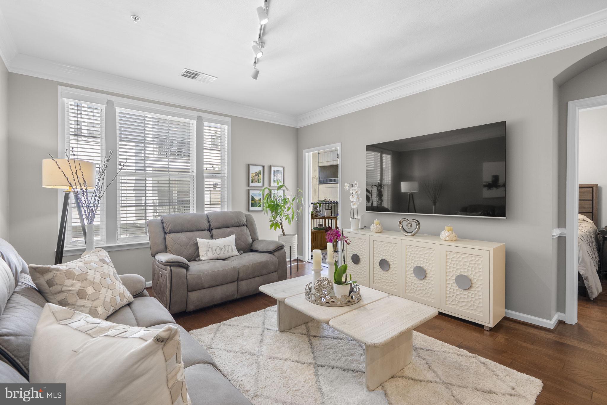 27 BOOTH STREET 346