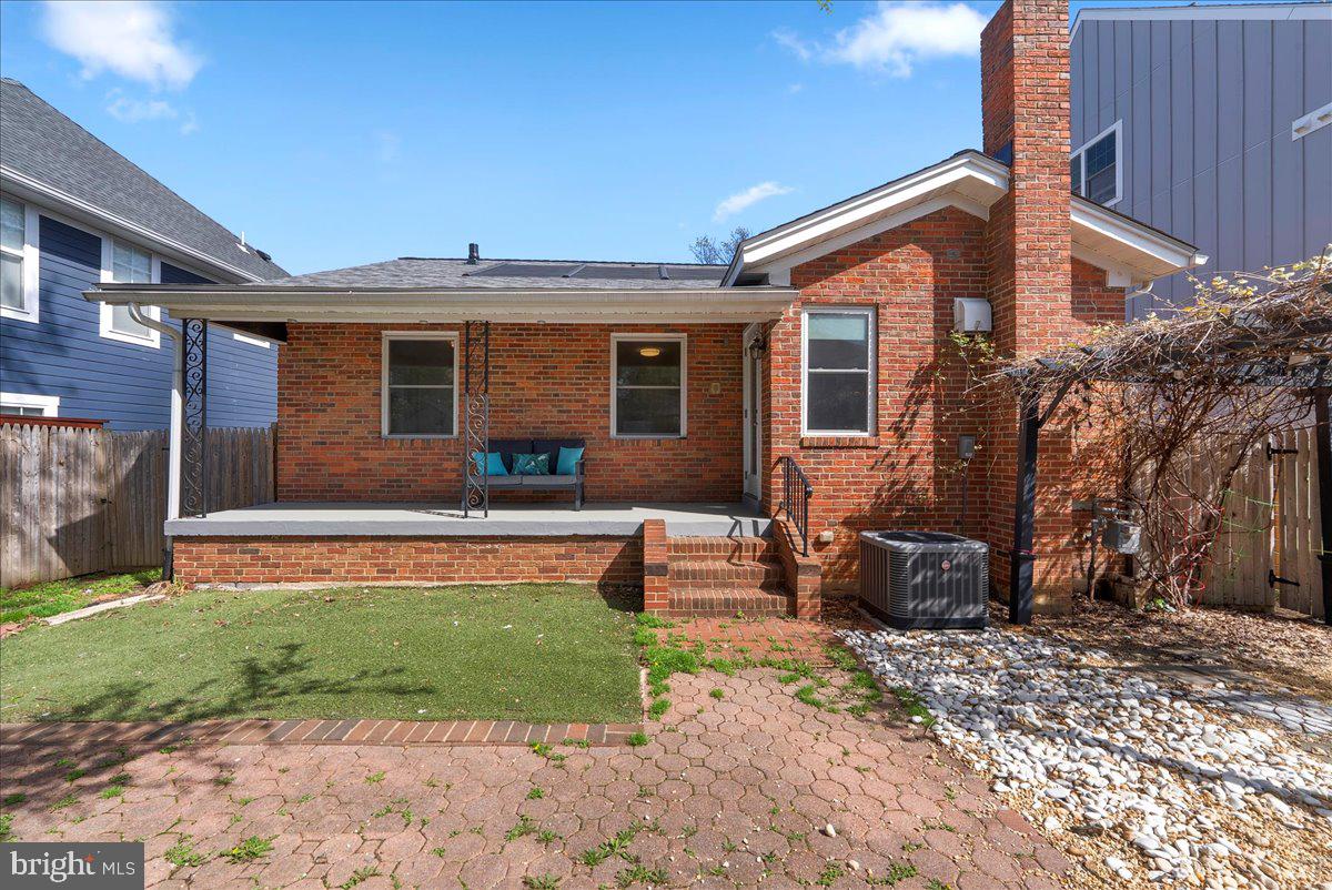 ARLINGTON VIEW - Residential Lease