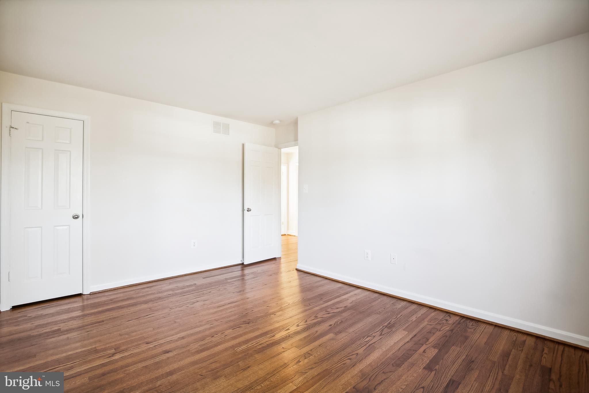 WOODSIDE ESTATES - Residential Lease