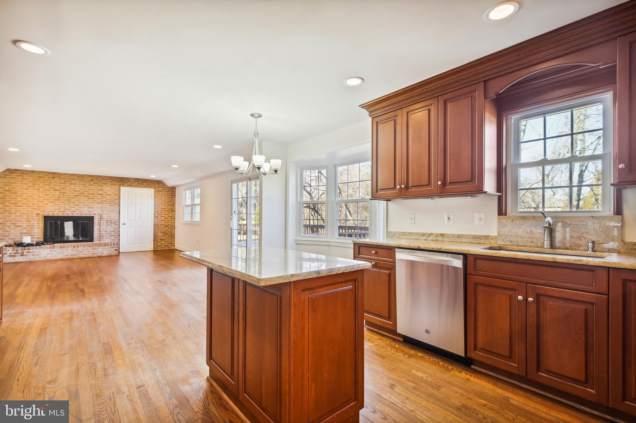 WOODSIDE ESTATES - Residential Lease