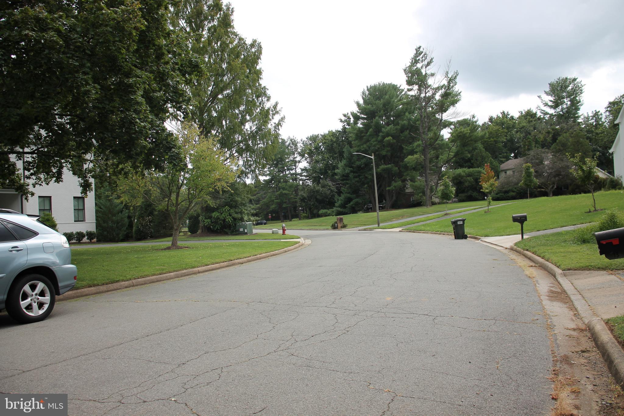 WOODSIDE ESTATES - Residential Lease