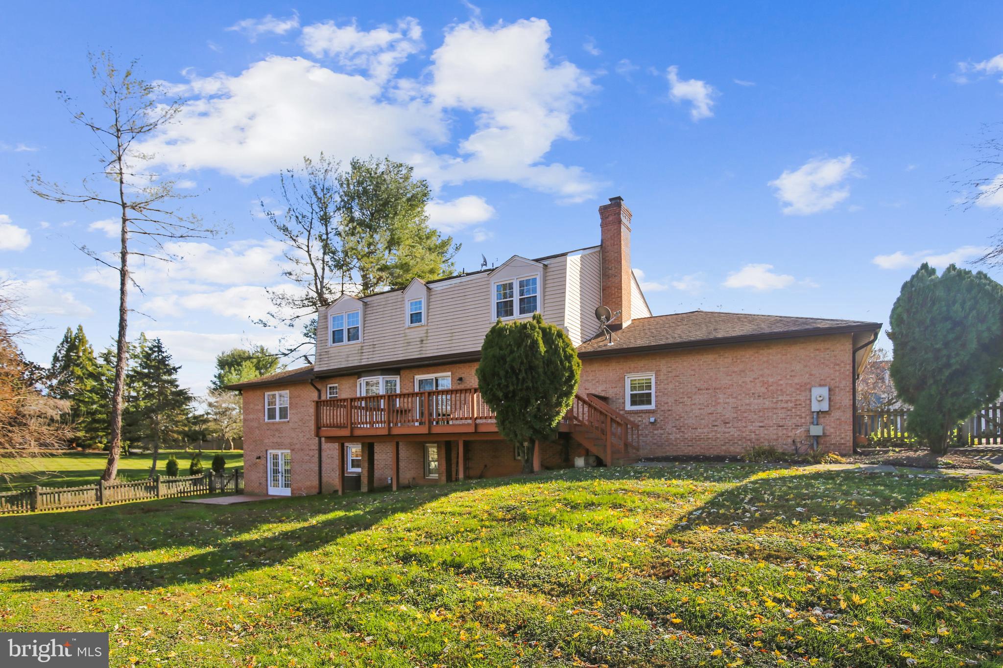 WOODSIDE ESTATES - Residential Lease