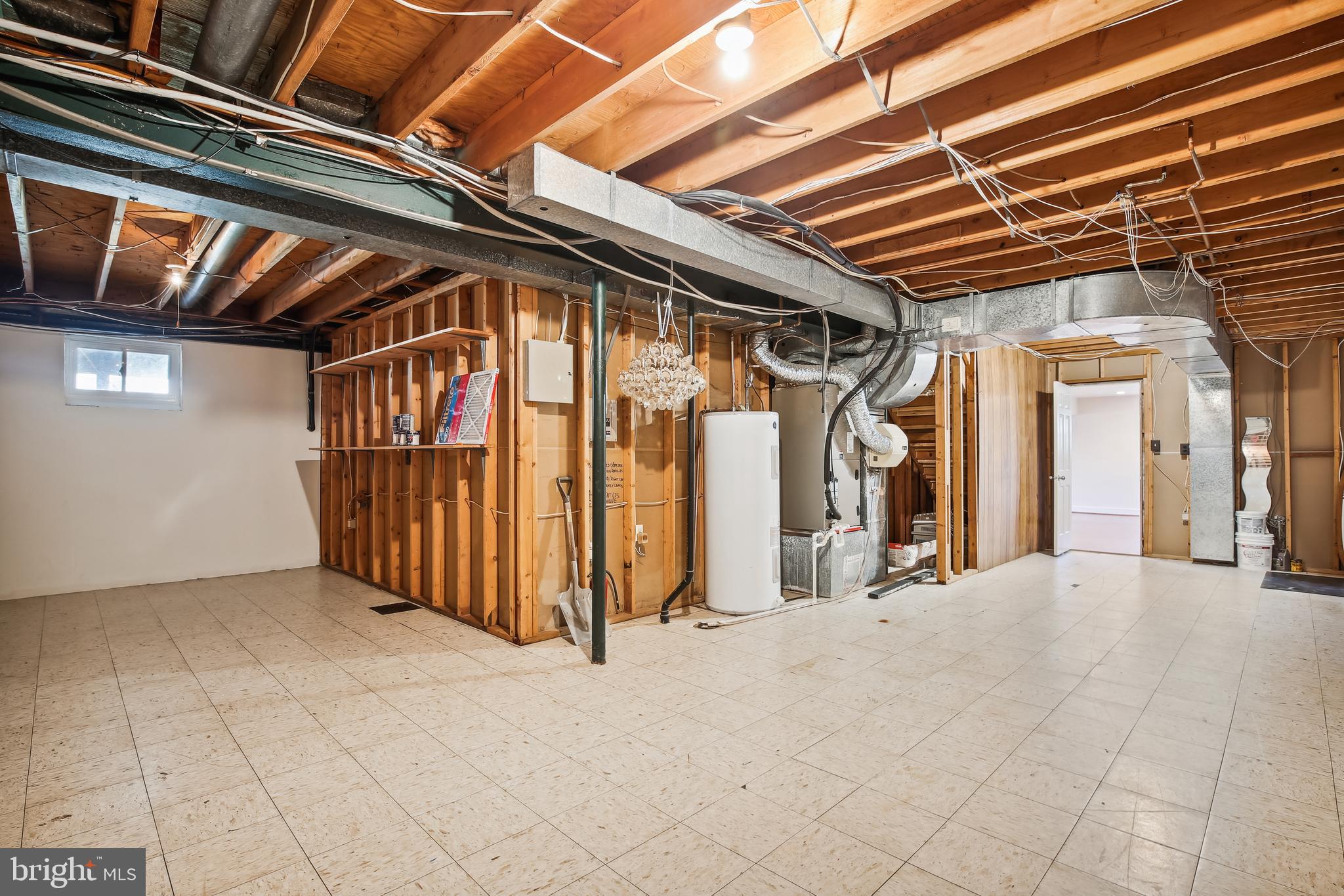 WOODSIDE ESTATES - Residential Lease