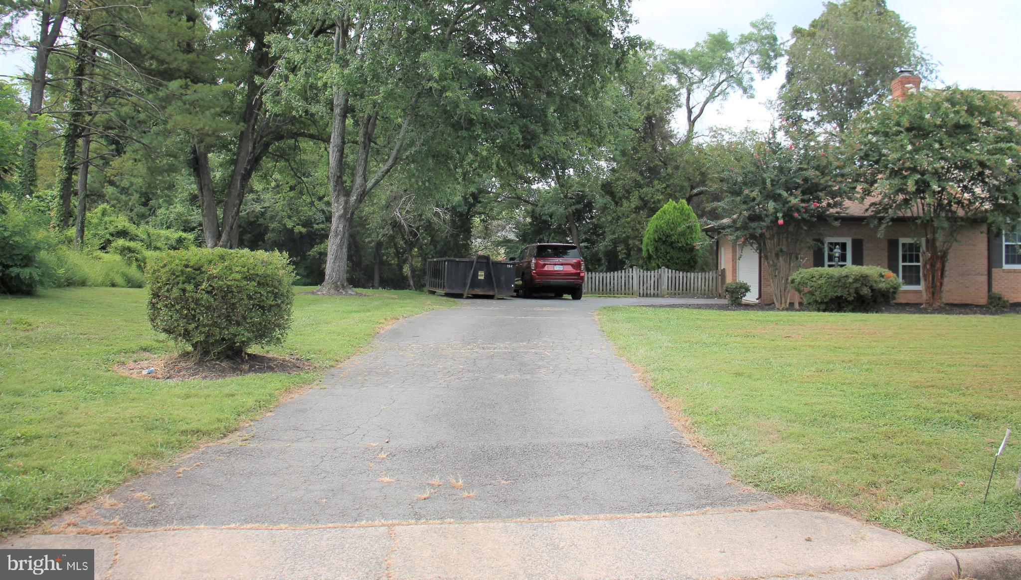 WOODSIDE ESTATES - Residential Lease