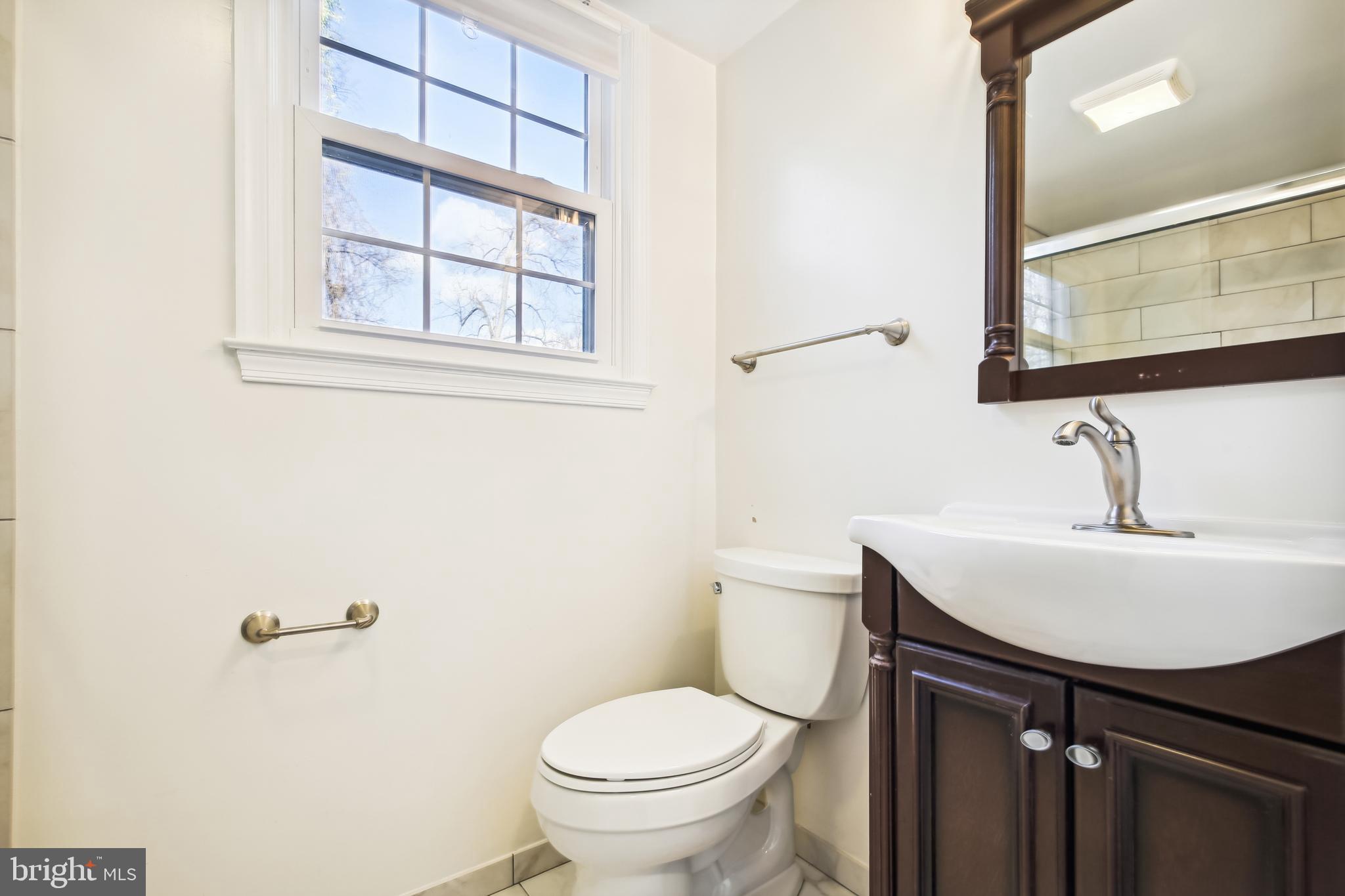 WOODSIDE ESTATES - Residential Lease