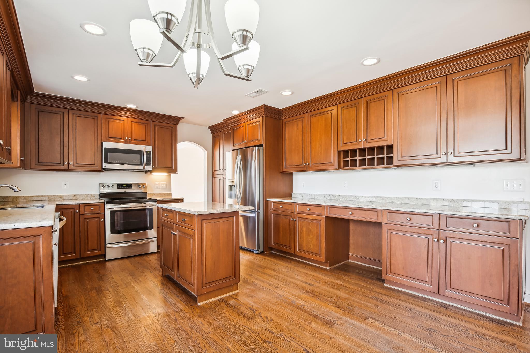 WOODSIDE ESTATES - Residential Lease