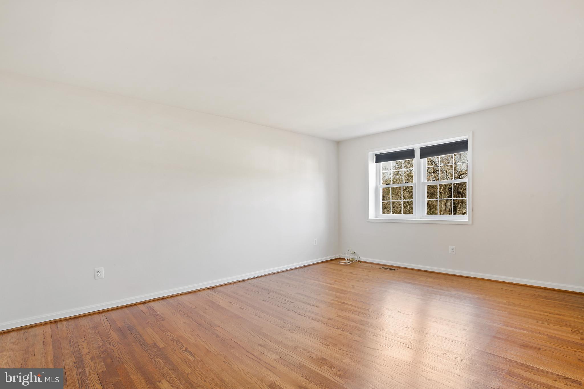 WOODSIDE ESTATES - Residential Lease