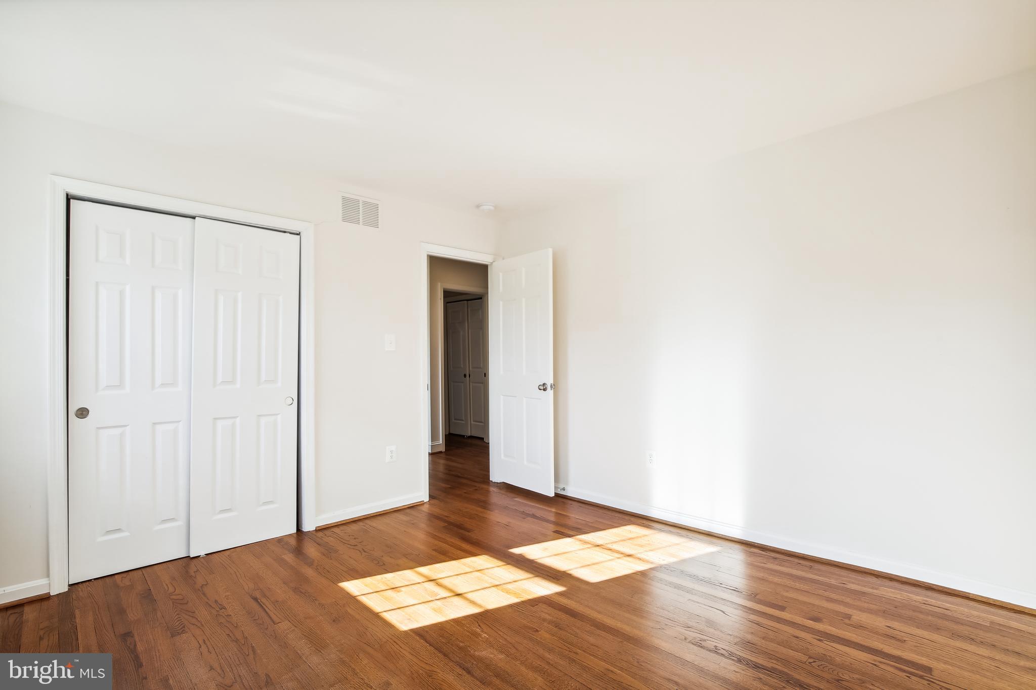 WOODSIDE ESTATES - Residential Lease