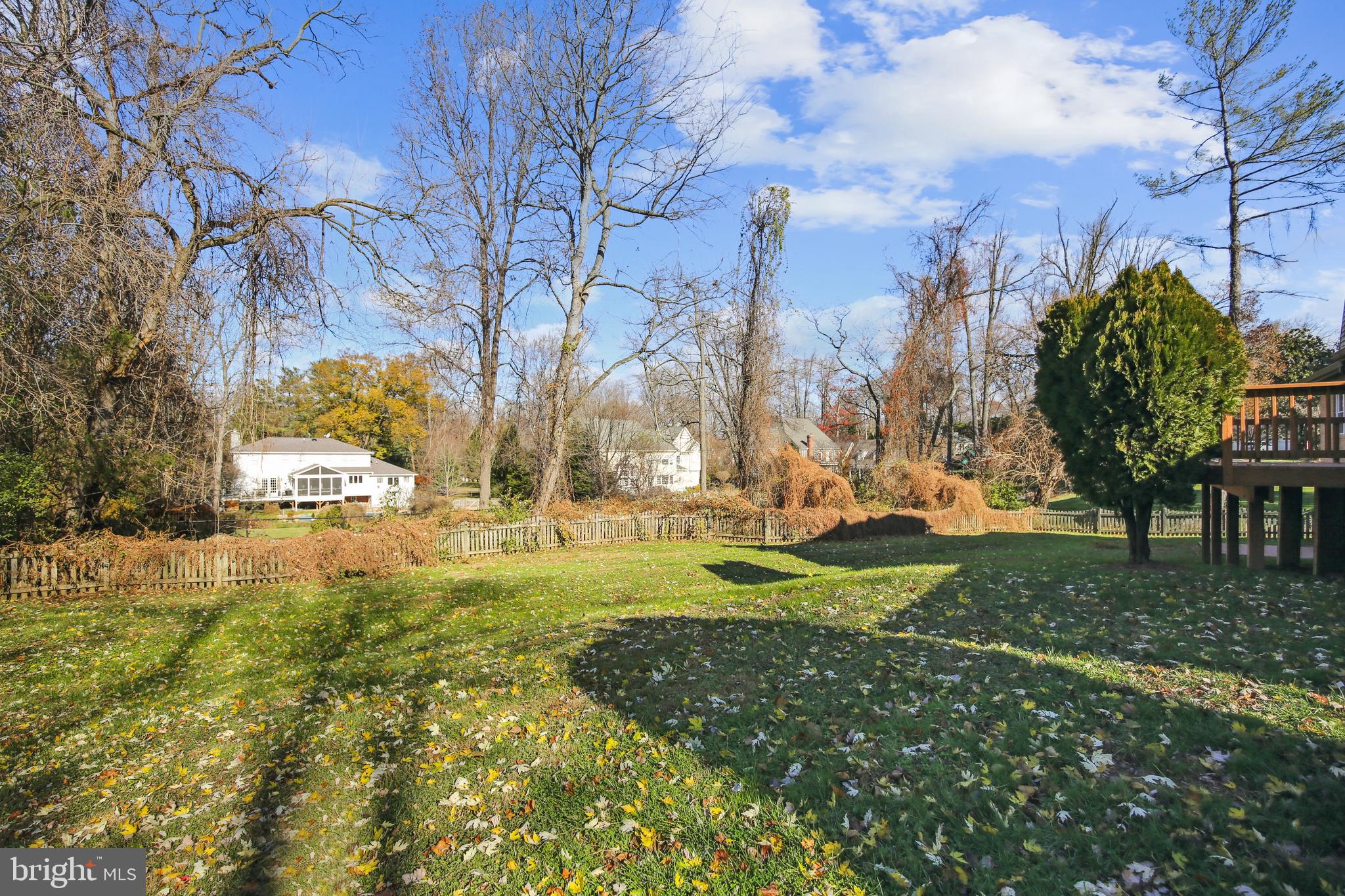 WOODSIDE ESTATES - Residential Lease