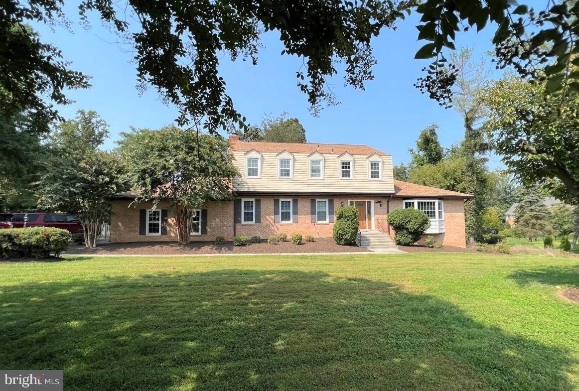 WOODSIDE ESTATES - Residential Lease