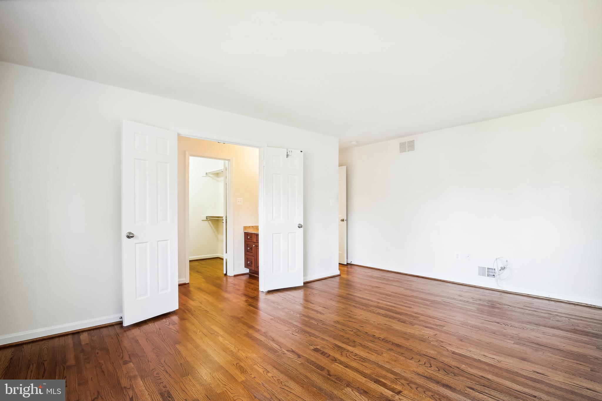 WOODSIDE ESTATES - Residential Lease