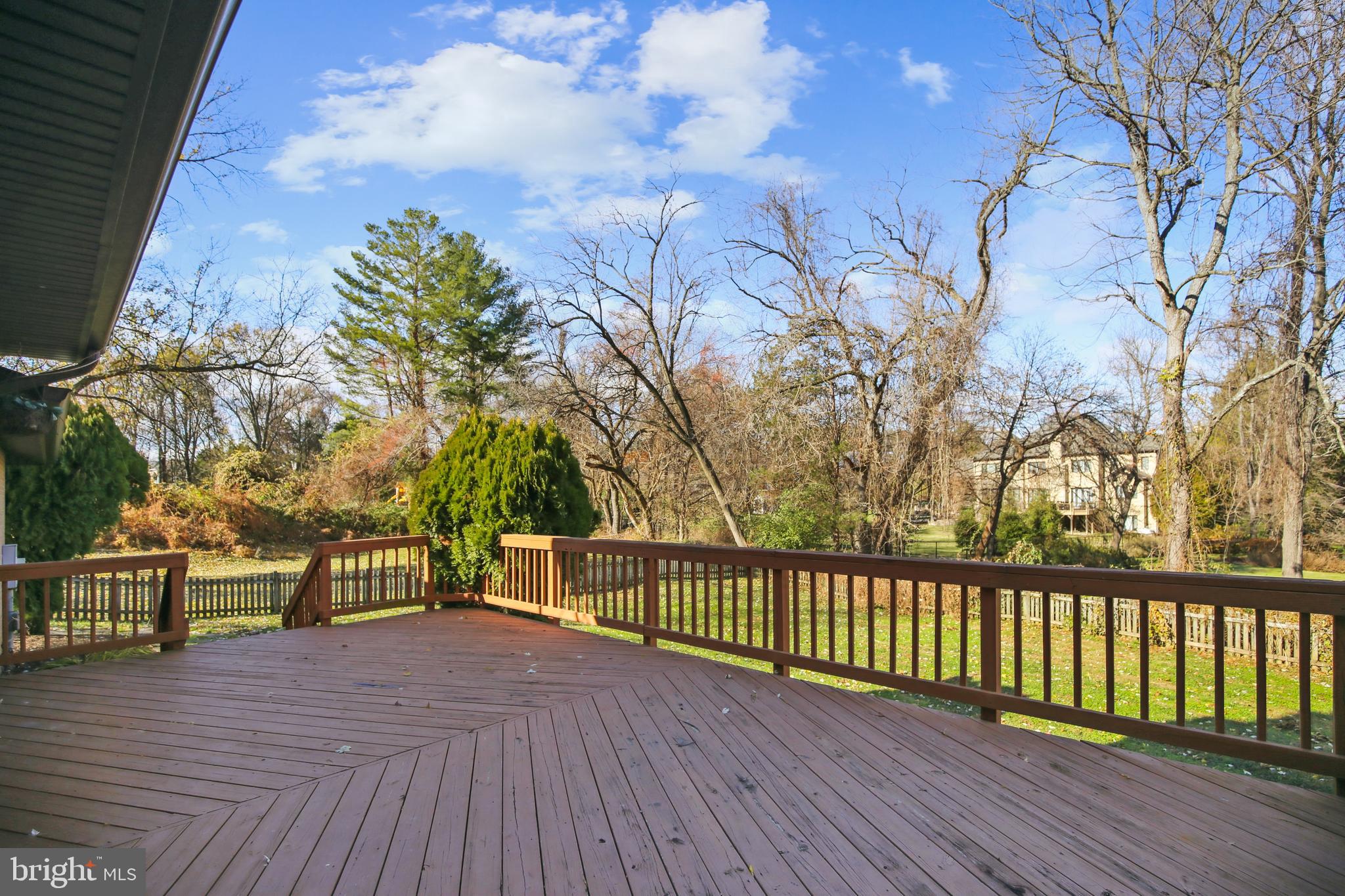 WOODSIDE ESTATES - Residential Lease