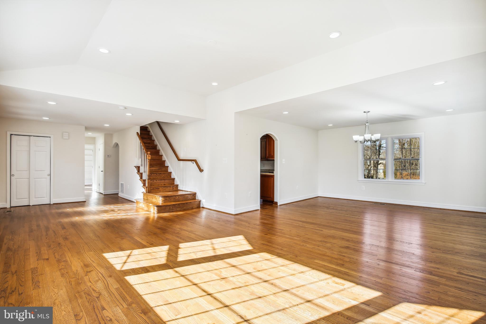 WOODSIDE ESTATES - Residential Lease