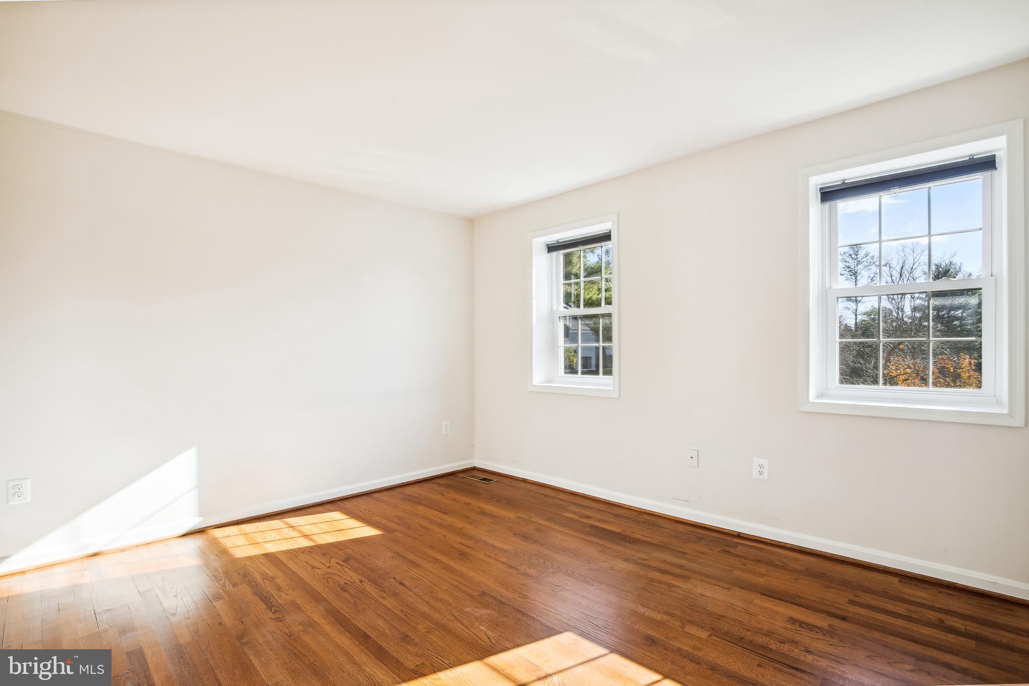 WOODSIDE ESTATES - Residential Lease