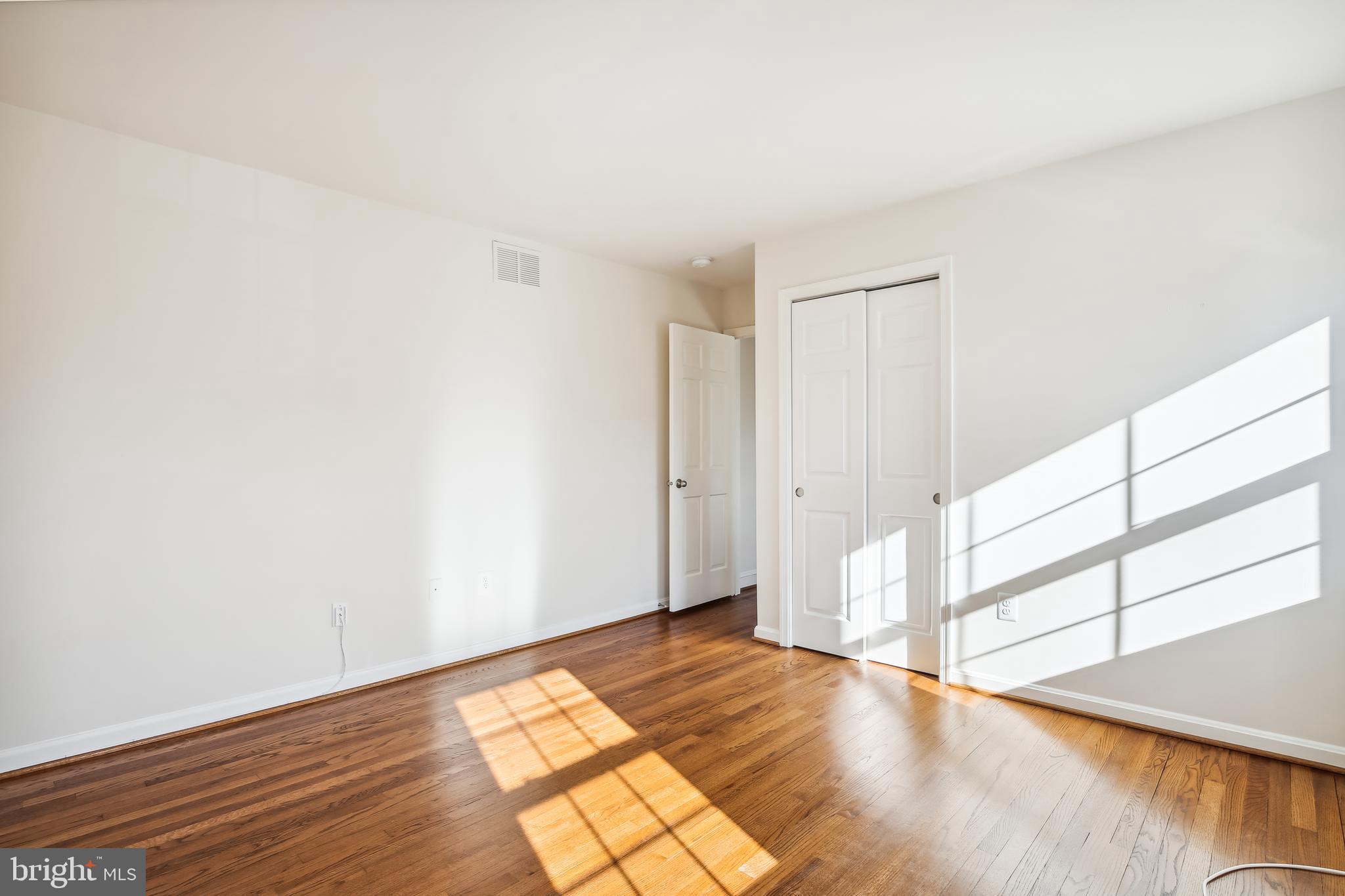 WOODSIDE ESTATES - Residential Lease