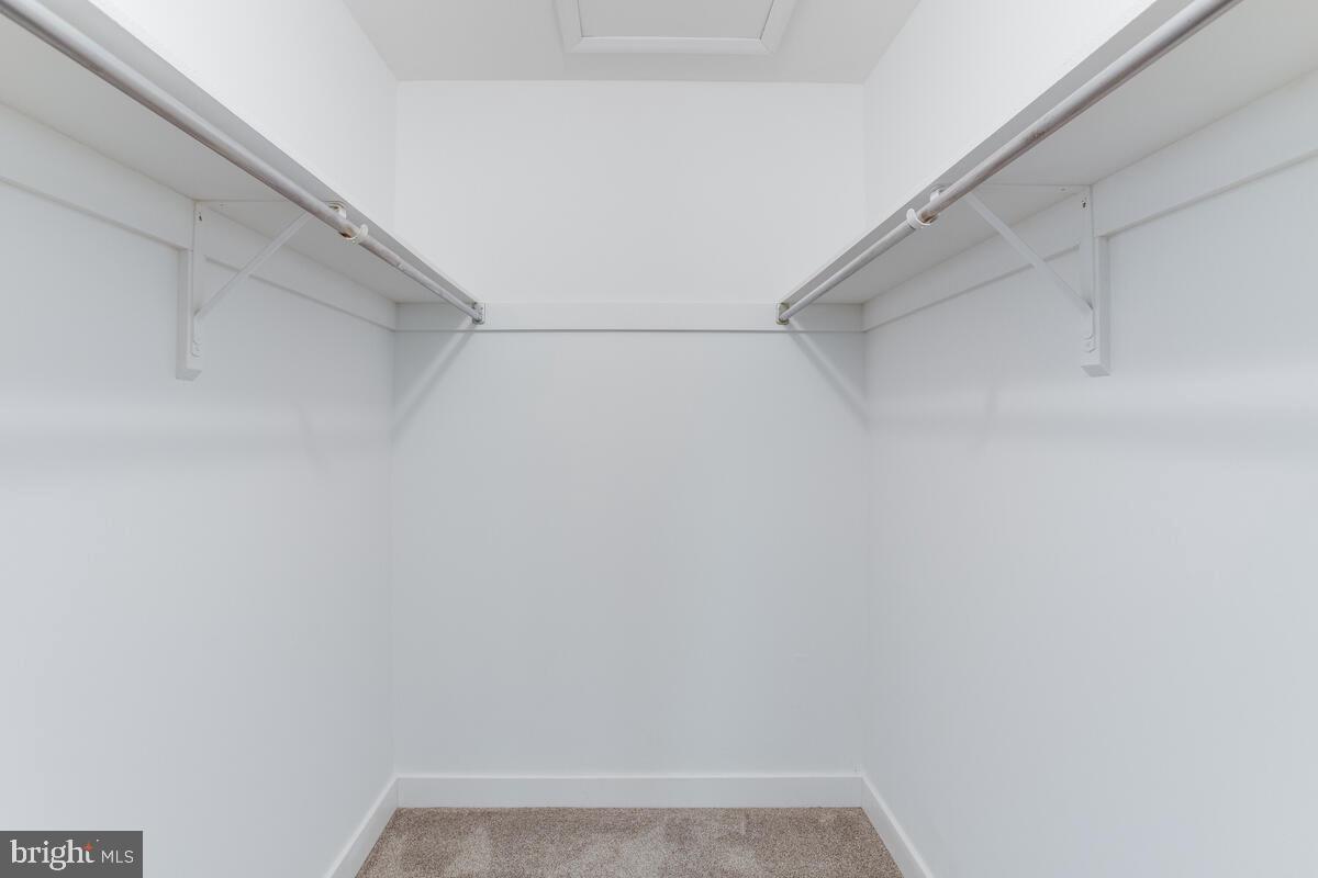 KIMBERLY WOODS VILLAGE - Residential