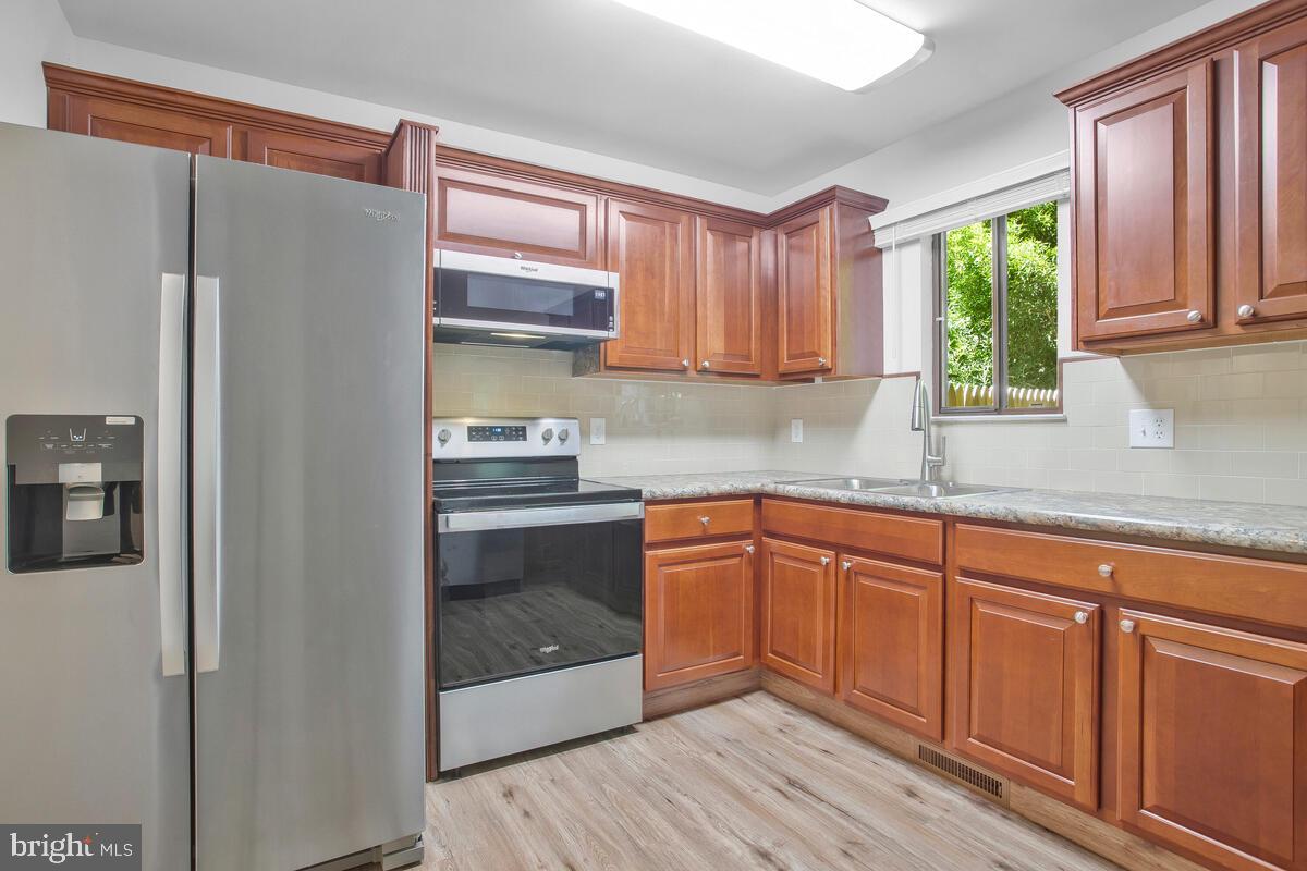 KIMBERLY WOODS VILLAGE - Residential